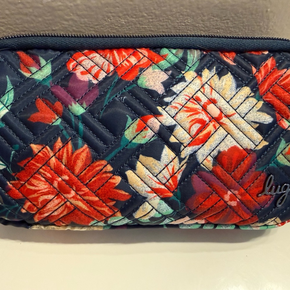 Lug Coupe xl bloom revival  NWOT w/ strap